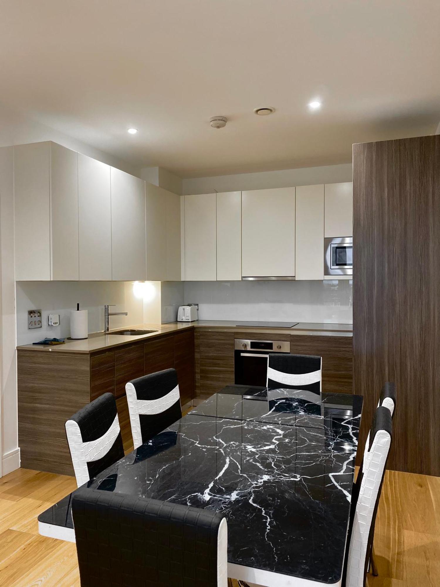 Spacious 2 Bedroom Penthouse Retreat ロンドン エクステリア 写真