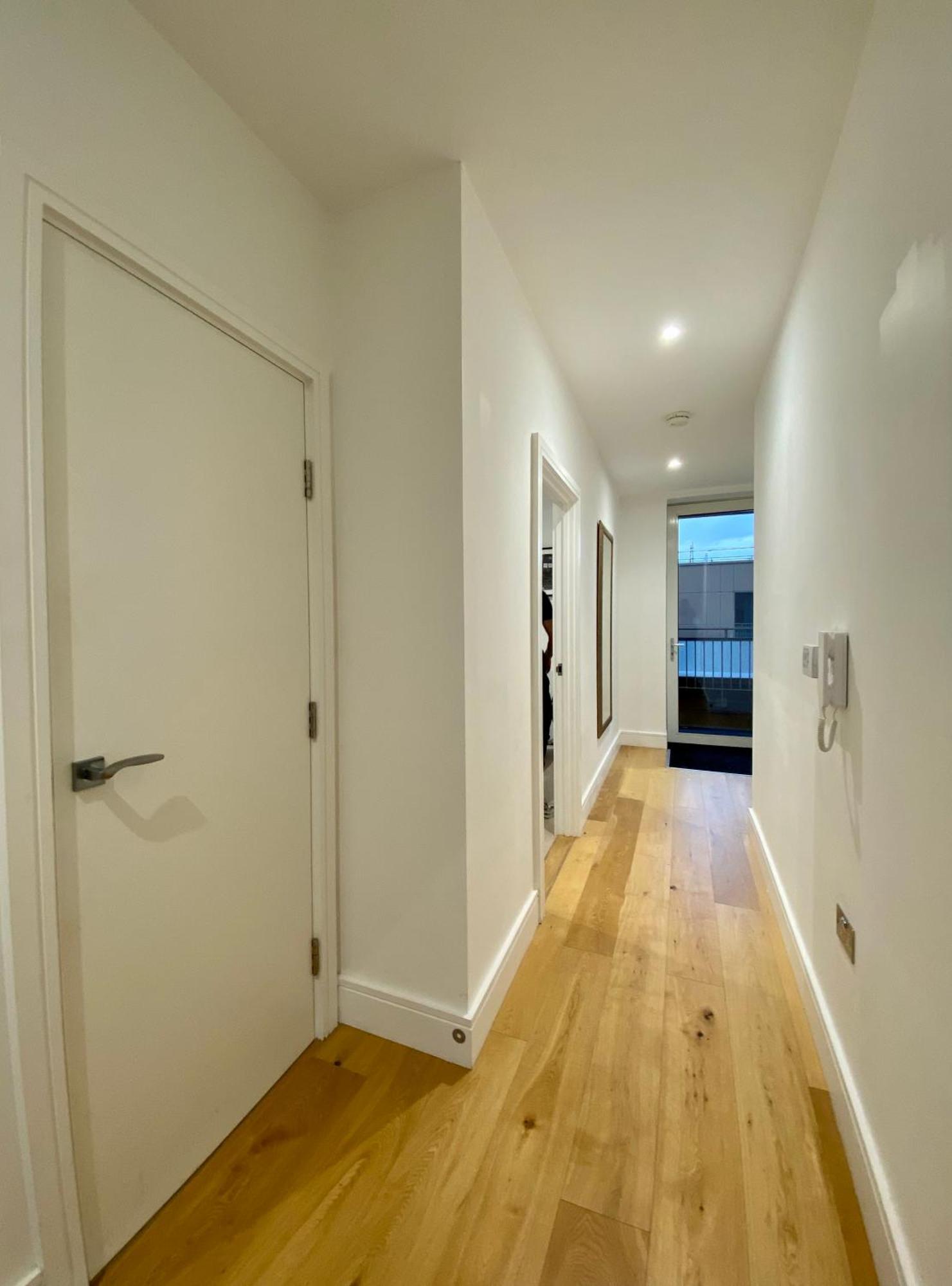 Spacious 2 Bedroom Penthouse Retreat ロンドン エクステリア 写真
